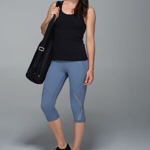 Lululemon Cool To Street Crop
Blue Denim / Banana Leaf Blush Quartz